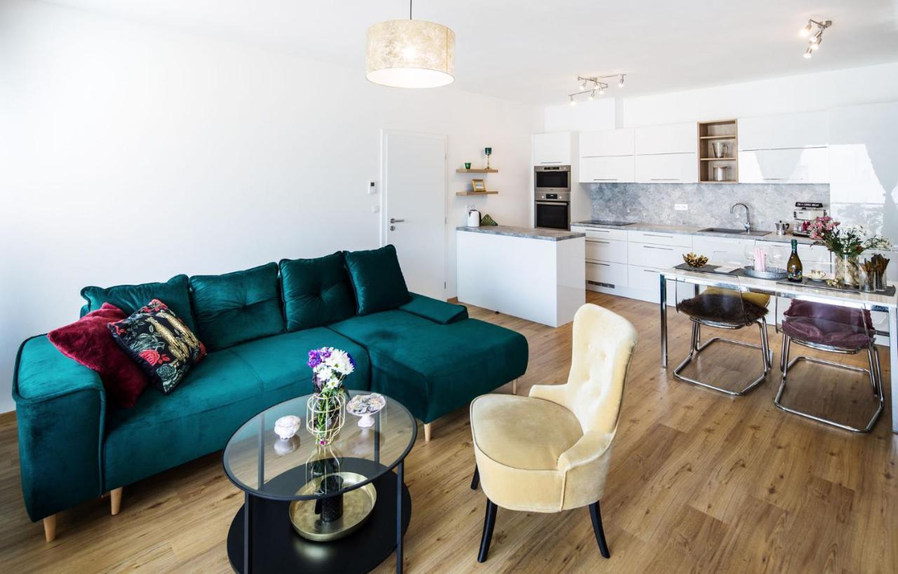 Silvie Apartments - Zlate Terasy ออลอโมตซ์ ภายนอก รูปภาพ